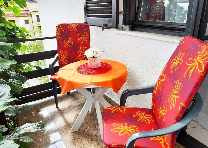 Apartman With Parking Space - 2285 Poreč